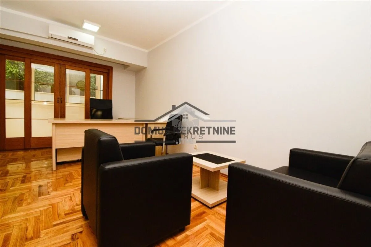 Izdavanje, poslovni prostor, 40m², Gorica C, Podgorica