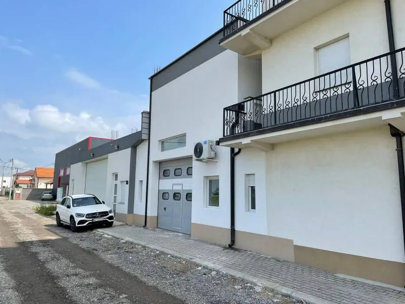 Rent, office space, 270m², Surčin, Beograd