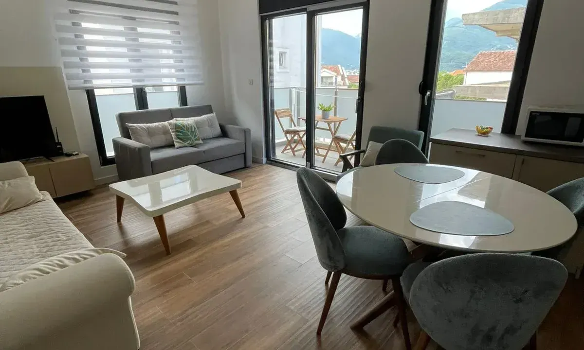 Rent, apartment, 68m², Tivat, Crna Gora