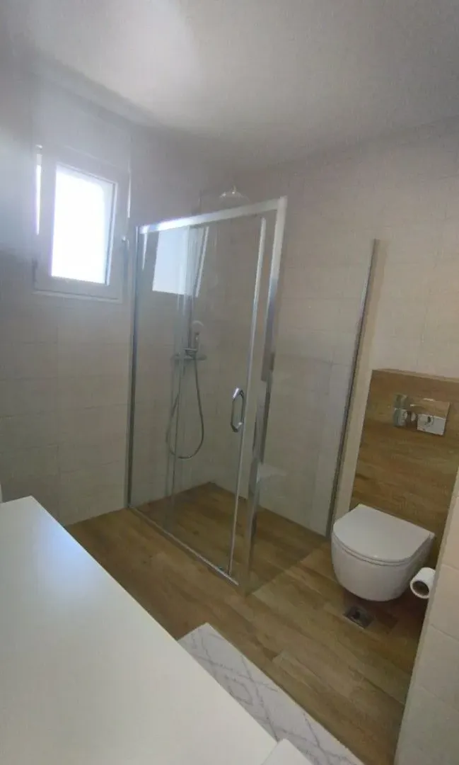 Izdavanje, trosoban stan, 100m², Zagorič, Podgorica