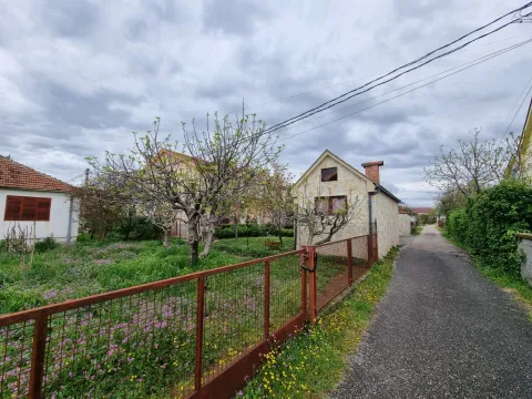 Prodaja, kuća, 101m², Tološi, Podgorica - image 4