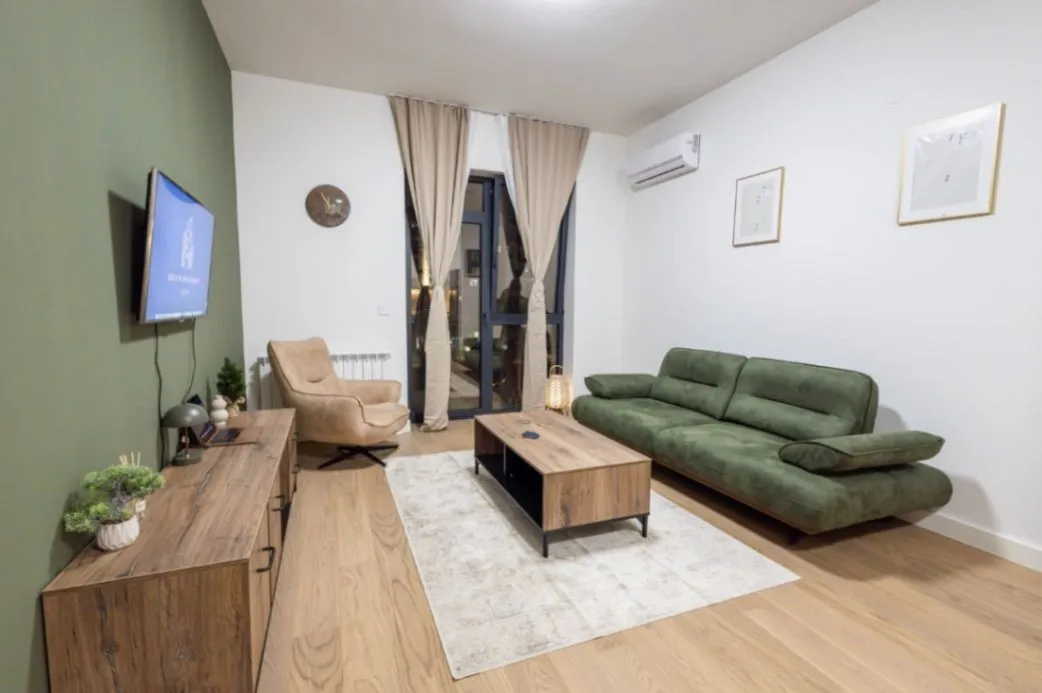 Izdavanje, dvosoban stan, 54m², Beograd Na Vodi, Beograd