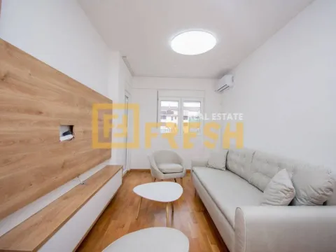 Izdavanje, jednosoban stan, 44m², Stari Aerodrom, Podgorica