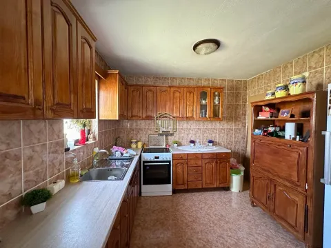 Prodaja, kuća, 350m², Zlatica, Podgorica - image 17