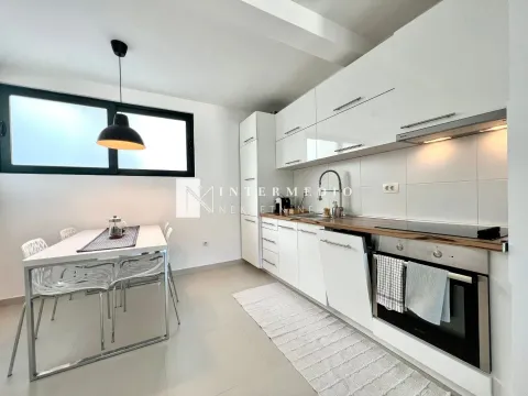 Prodaja, dvosoban stan, 110m², Đenovići, Herceg Novi - image 4