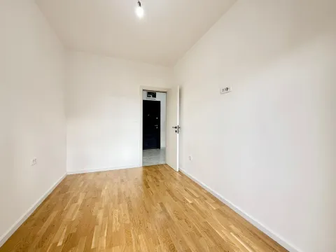 Prodaja, jednosoban stan, 43m², Stari Aerodrom, Podgorica - image 4