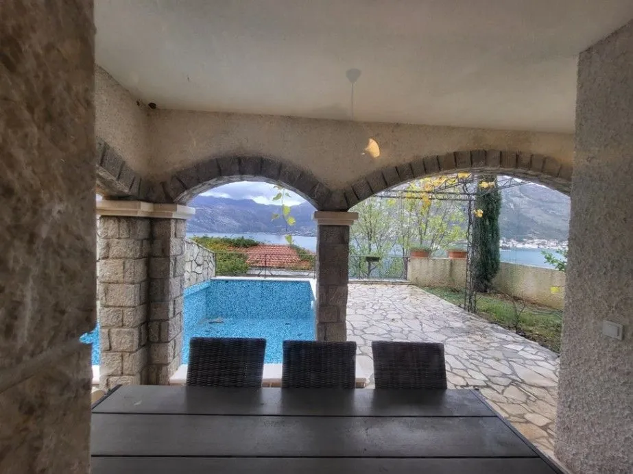 Prodaja, kuća, 126m², Kostanjica, Kotor