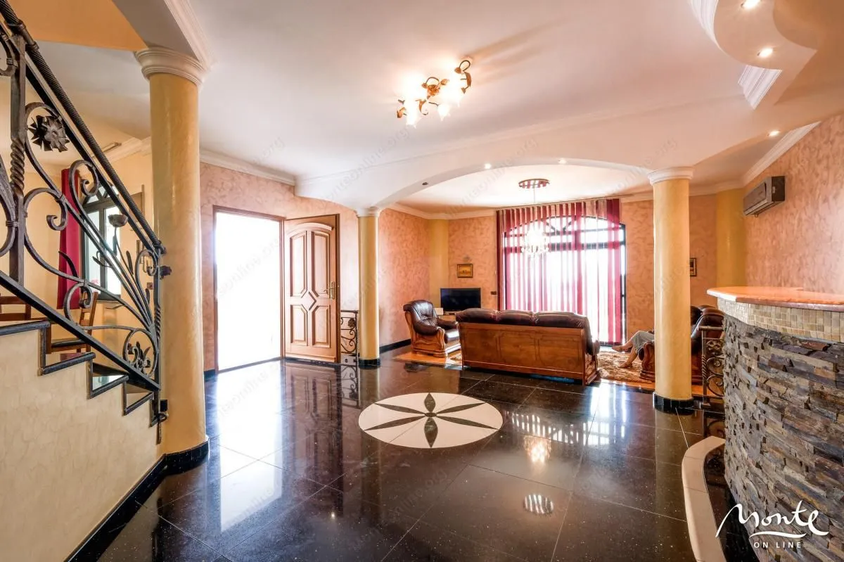 Sale, house, 560m², Petrovac, Budva