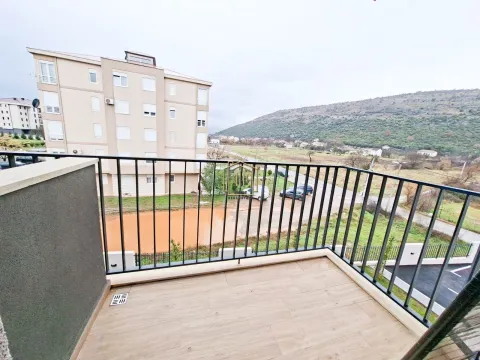 Izdavanje, jednosoban stan, 40m², Tološi, Podgorica - image 9