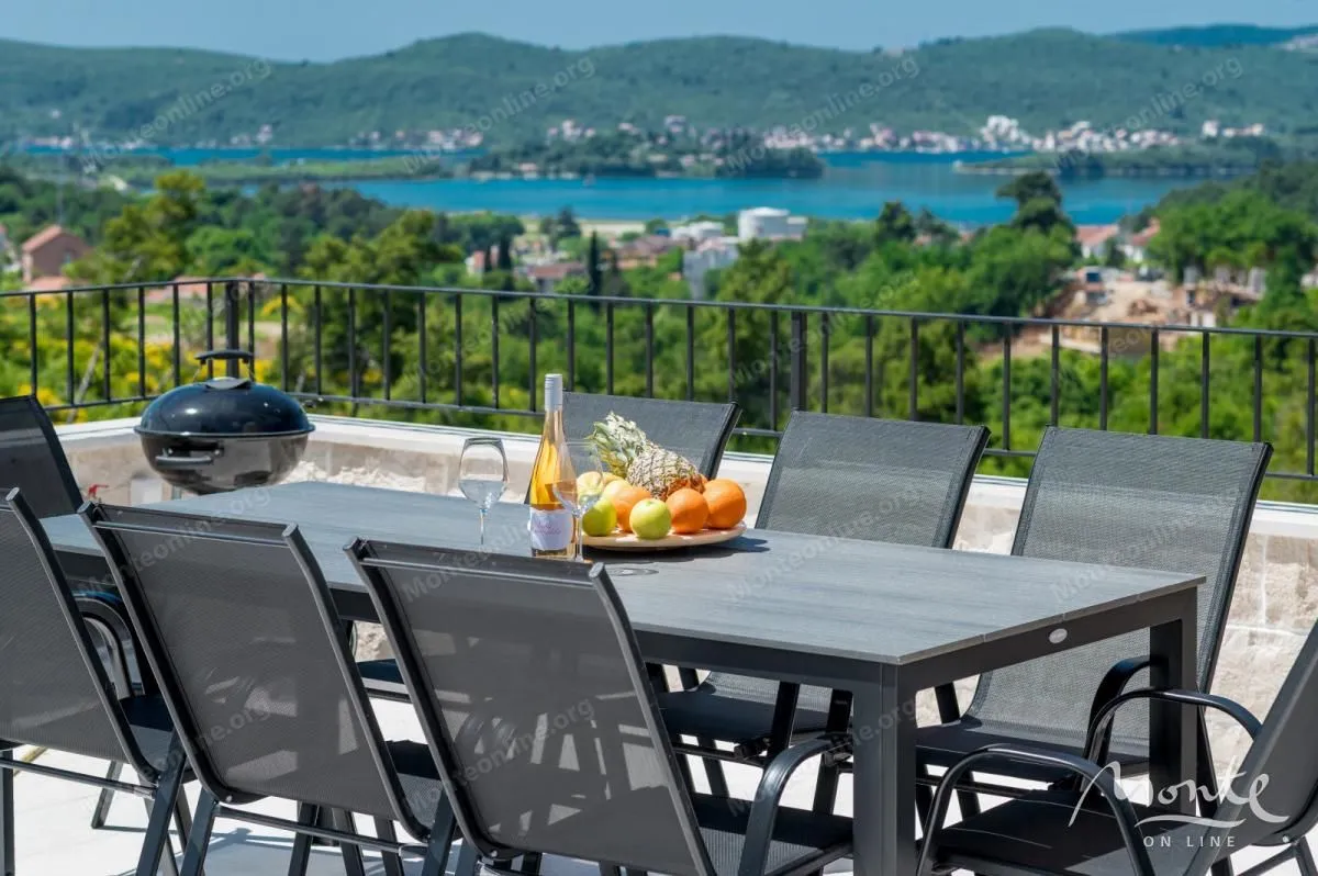 Prodaja, kuća, 250m², Mrčevac, Tivat