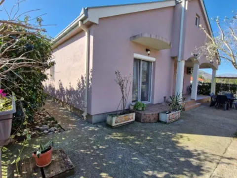 Prodaja, kuća, 150m², Tološi, Podgorica - image 5