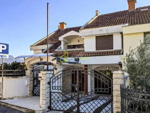 Izdavanje, kuća, 380m², Gorica C, Podgorica - image 13