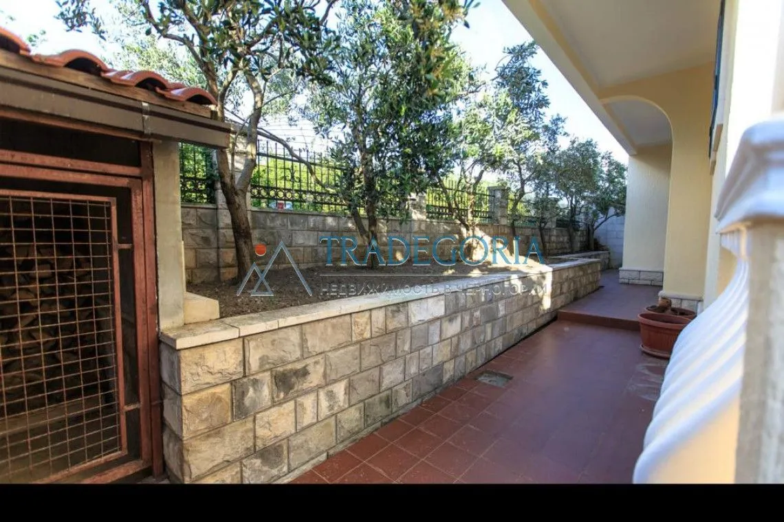 Prodaja, kuća, 400m², Bar, Crna Gora