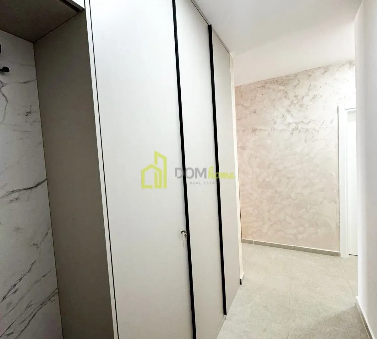 Izdavanje, dvosoban stan, 71m², Bečići, Budva