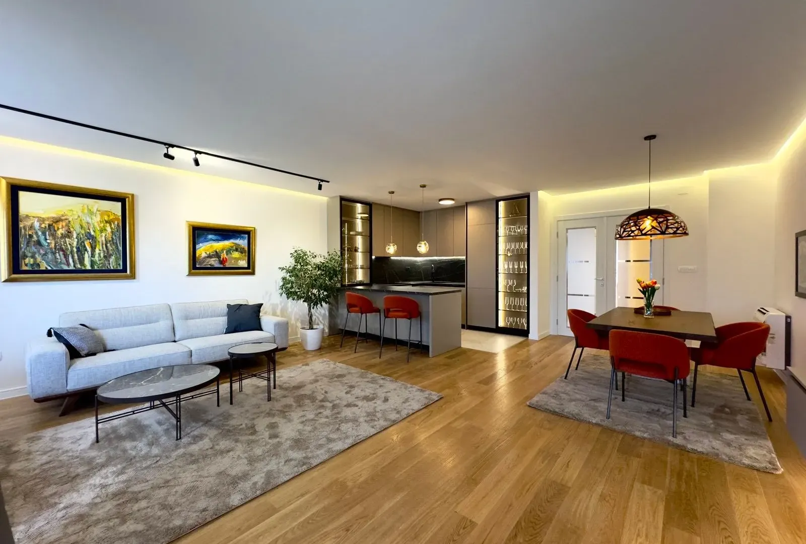 Izdavanje, stan, 108m², Central Point, Podgorica