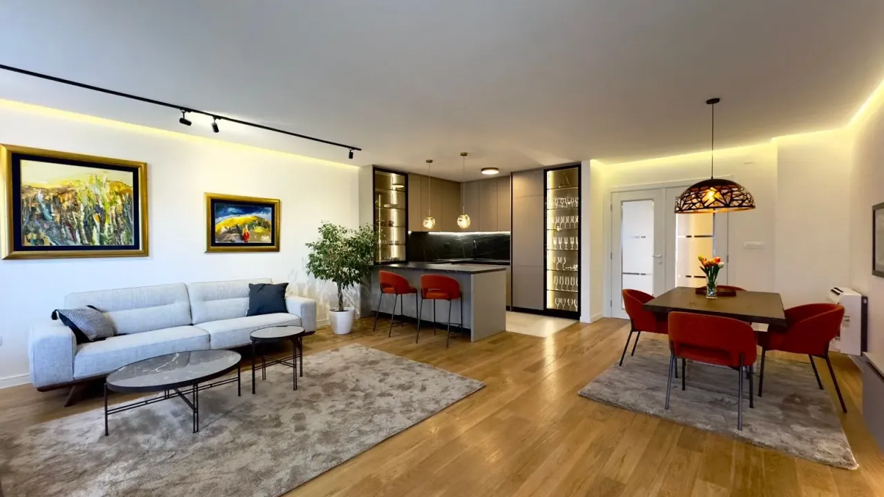 Izdavanje, stan, 108m², Central Point, Podgorica