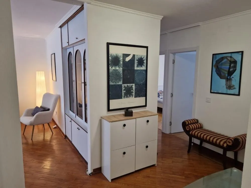 Izdavanje, četvorosoban stan, 100m², Vračar Hram, Vračar Sve Podlokacije