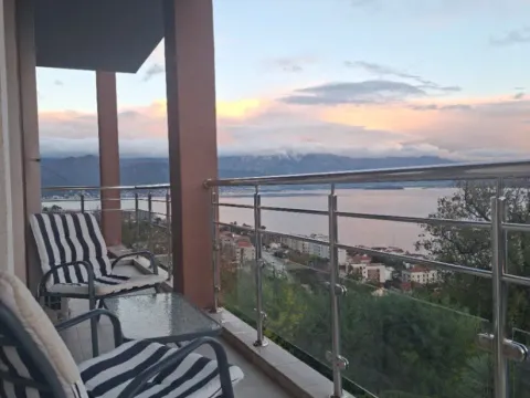 Sale, two bedroom apartment, 77m², Đenovići, Herceg Novi - image 2