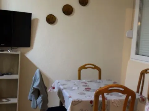 Izdavanje, jednosoban stan, 58m², Centar, Nikšić - image 6