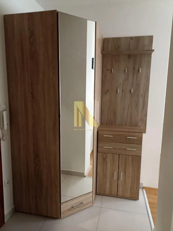 Izdavanje, dvosoban stan, 45m², Rotkvarija, Novi Sad Sve Podlokacije