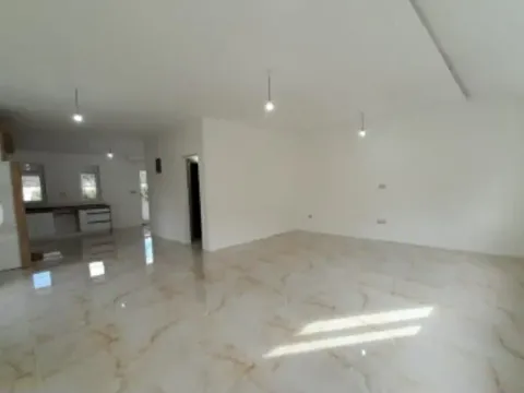 Sale, four bedroom apartment, 160m², Centar, Budva