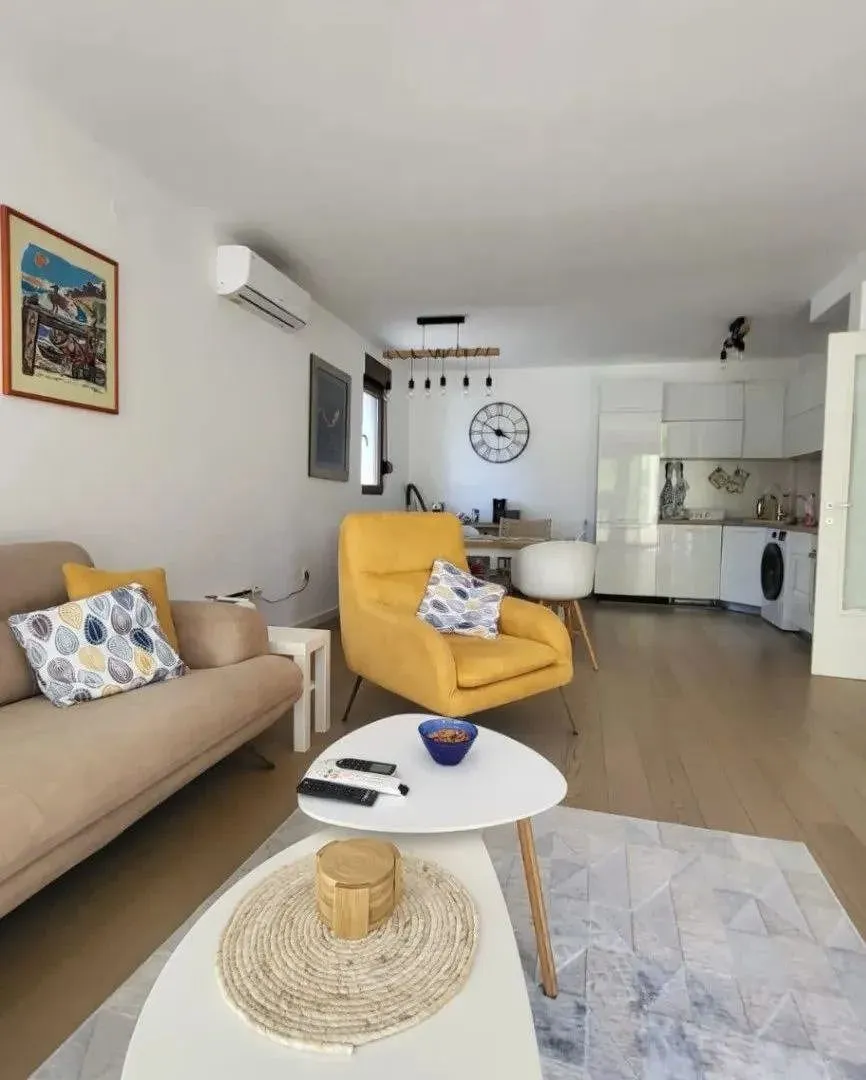 Rent, two bedroom apartment, 70m², Seljanovo, Tivat