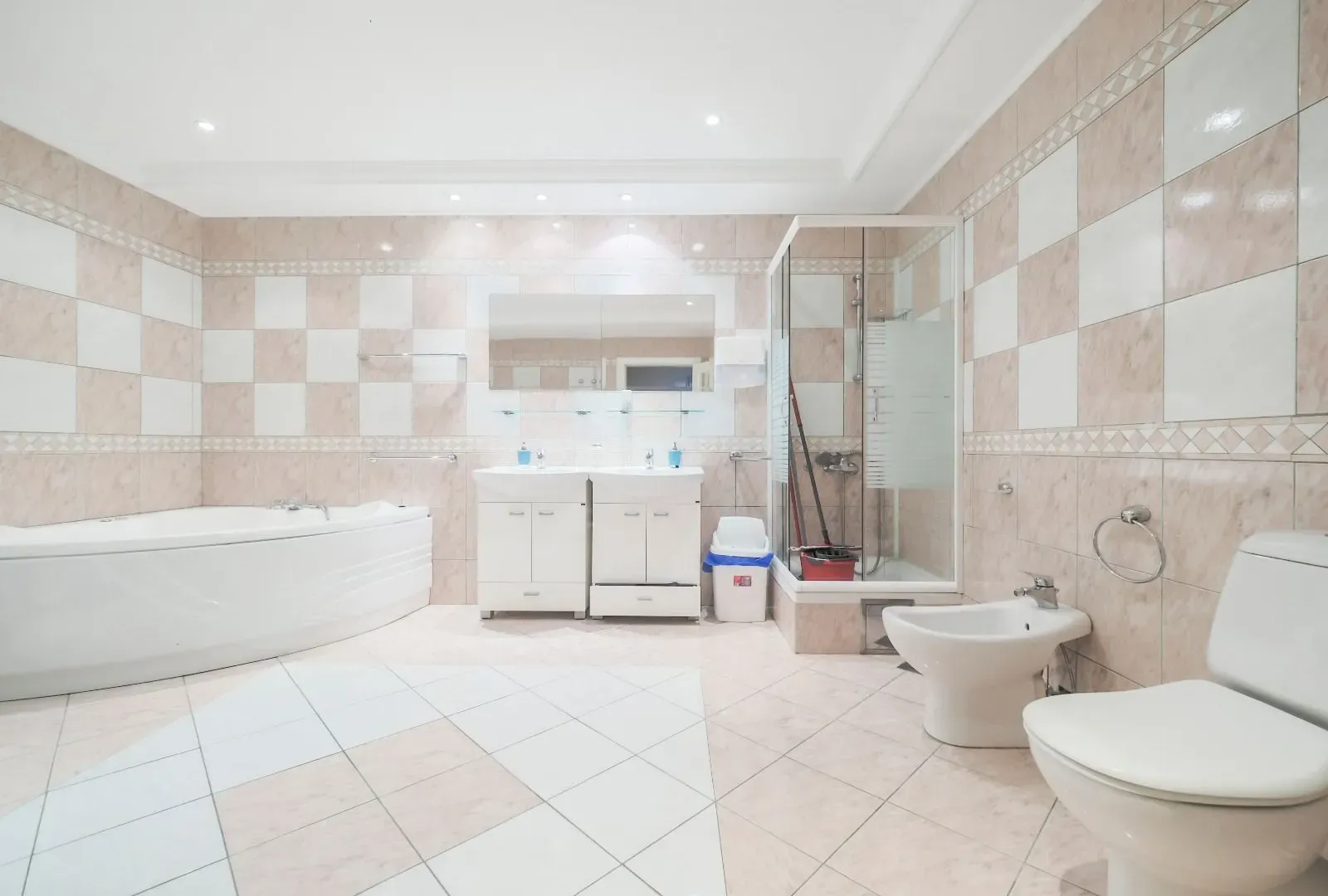 Sale, five bedroom apartment, 221m², Vračar Sve Podlokacije, Beograd
