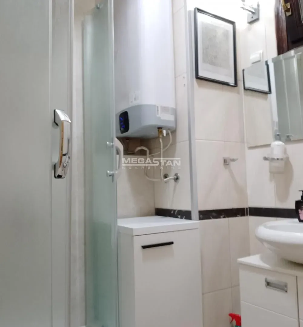Prodaja, četvorosoban stan, 96m², Vračar Centar, Vračar Sve Podlokacije