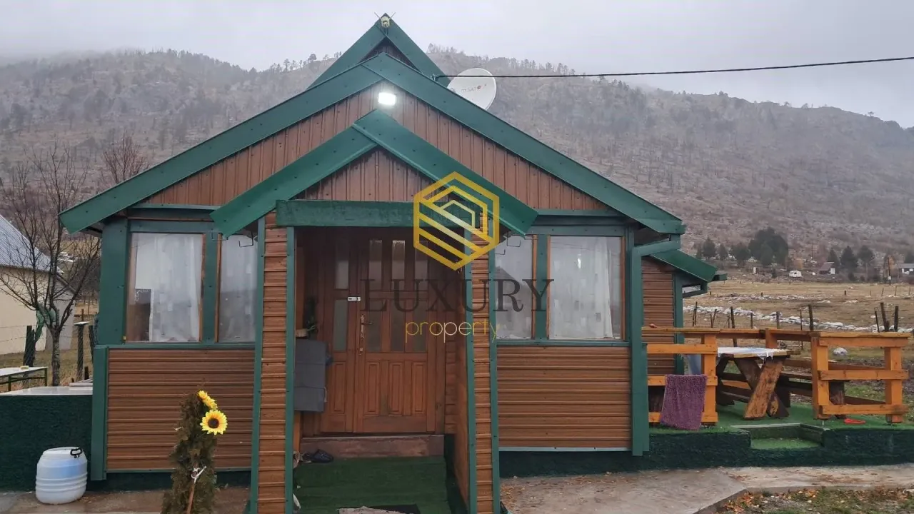 Prodaja, kuća, 54m², Kuči, Podgorica