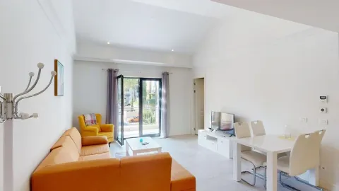 Prodaja, dvosoban stan, 55m², Tivat, Crna Gora - image 2