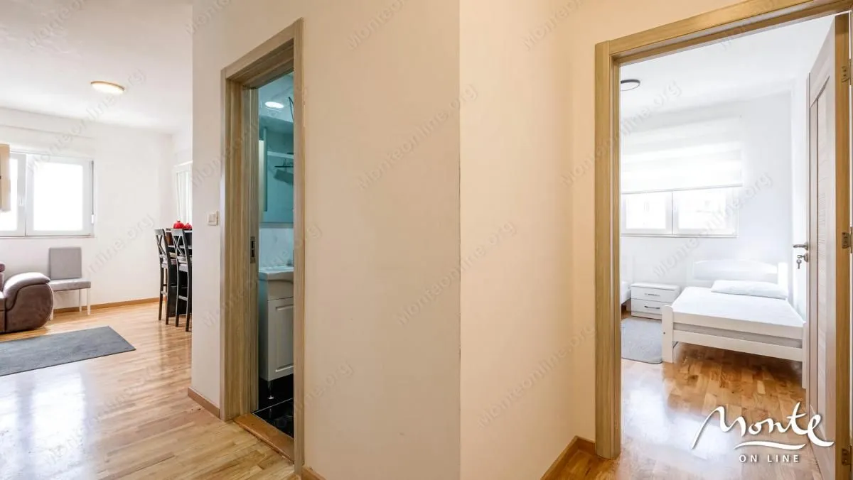 Sale, two bedroom apartment, 59m², Bečići, Budva