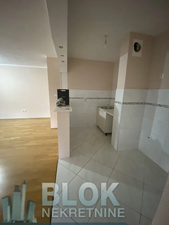 Izdavanje, dvosoban stan, 75m², Ljubović, Podgorica