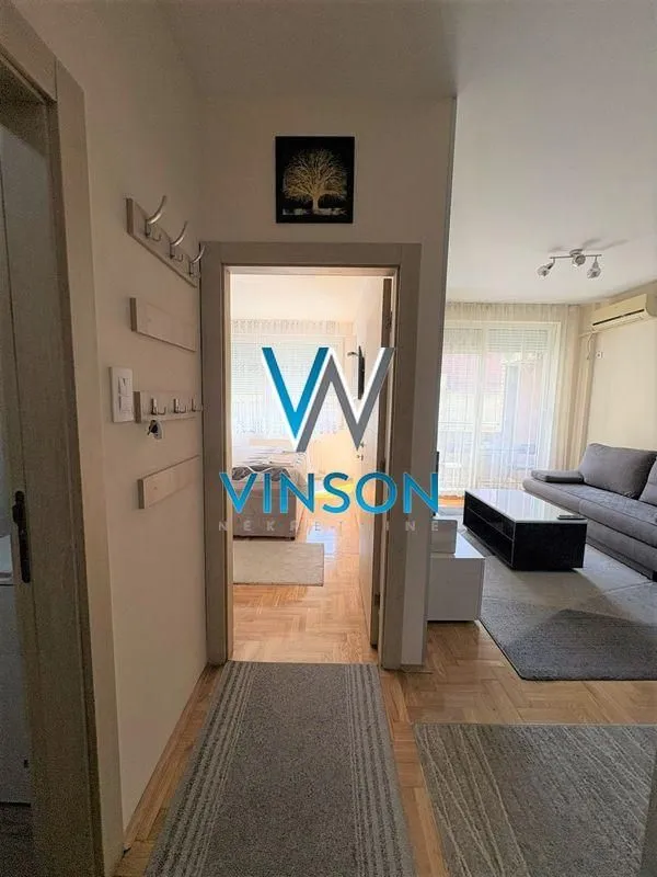 Izdavanje, jednosoban stan, 38m², Centar, Novi Sad