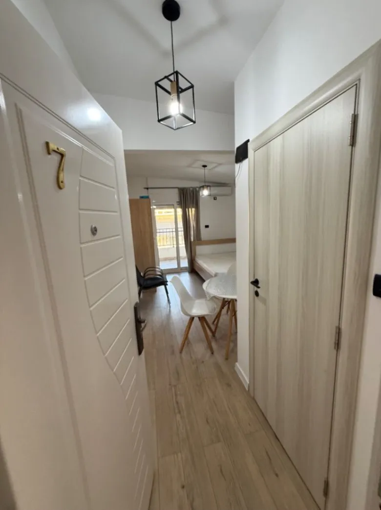 Izdavanje, jednosoban stan, 35m², Ilino, Bar