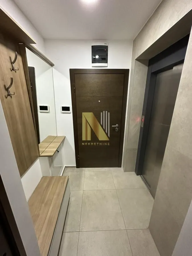 Izdavanje, dvosoban stan, 76m², Adamovićevo Naselje, Novi Sad Sve Podlokacije
