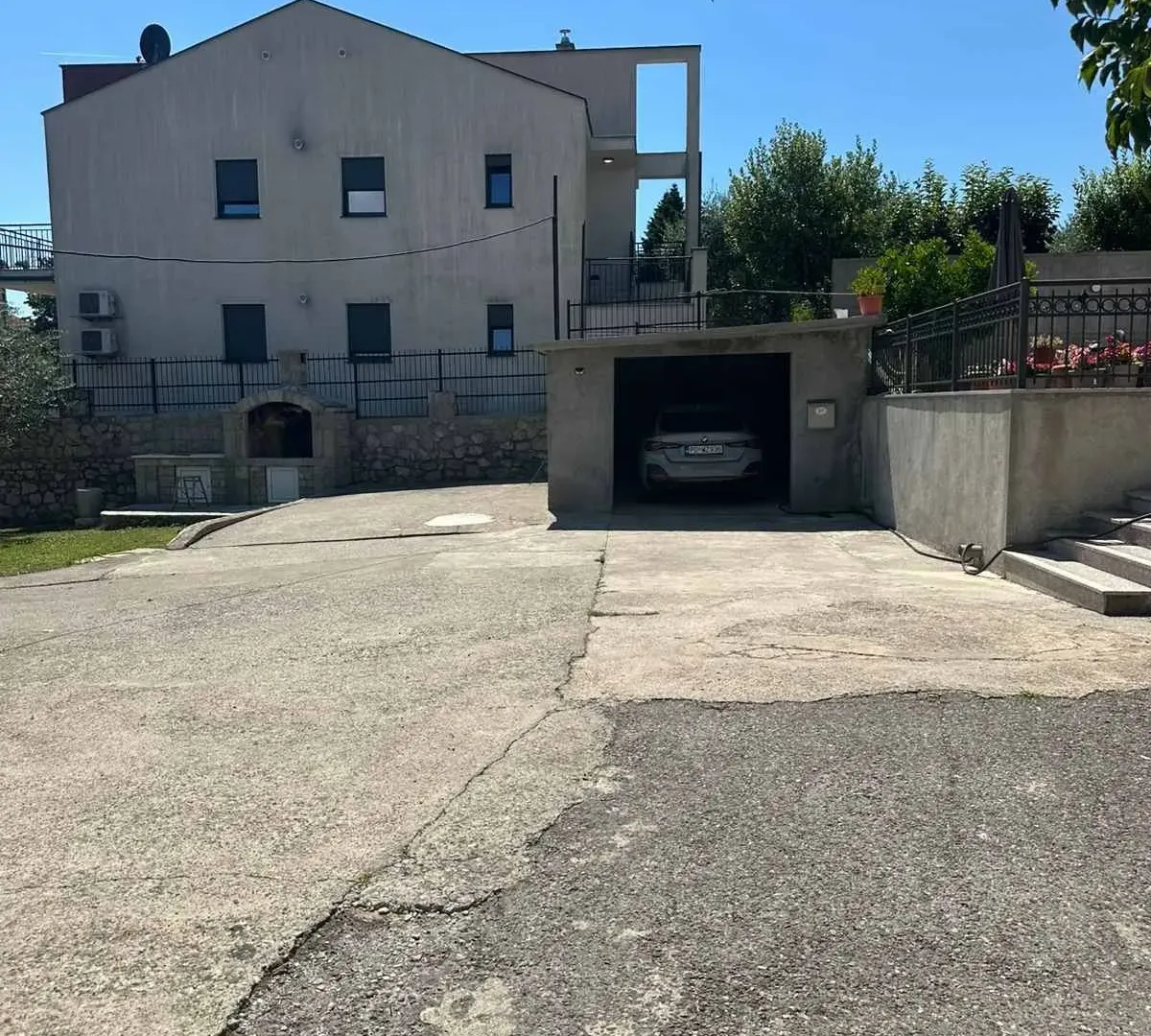 Rent, two bedroom apartment, 72m², Momišići, Podgorica