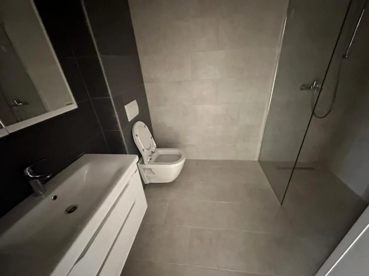 Prodaja, trosoban stan, 90m², Tivat, Crna Gora