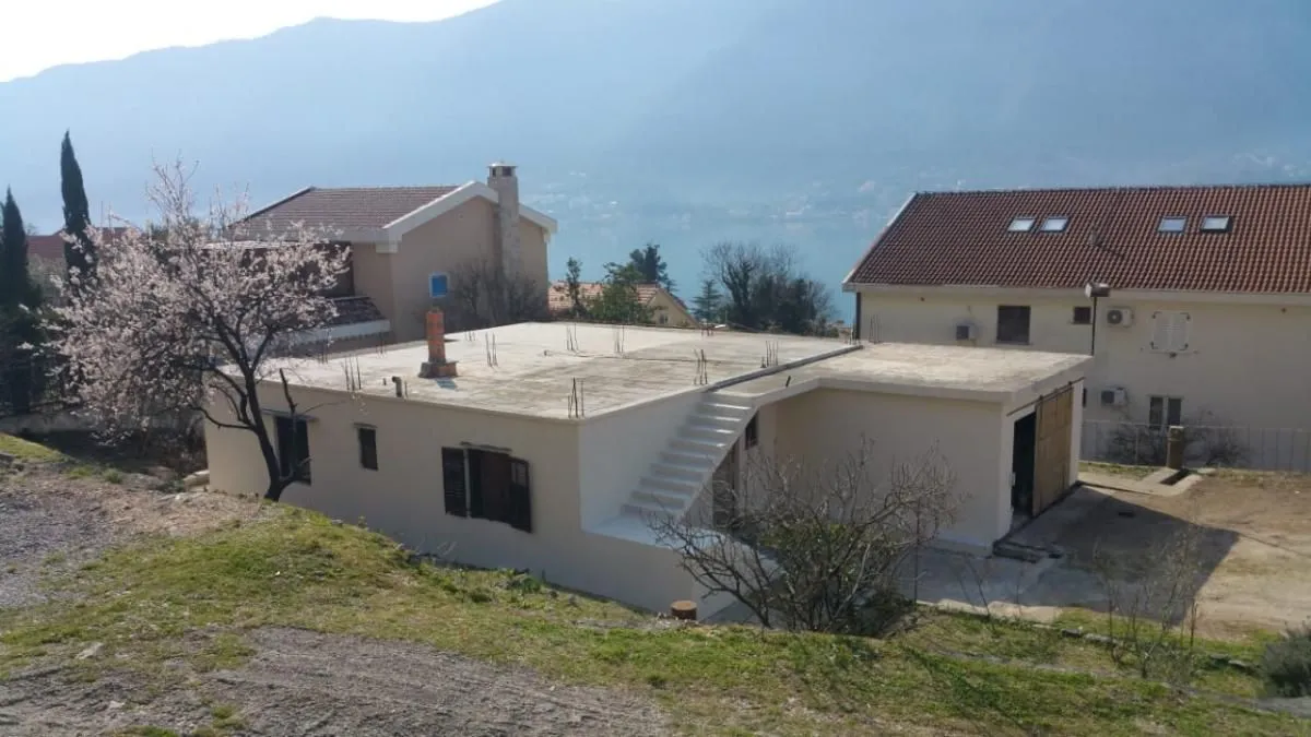 Prodaja, plac, 700m², Kotor, Crna Gora