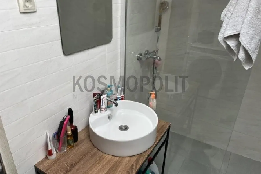 Prodaja, četvorosoban stan, 110m², Bele Vode, Beograd