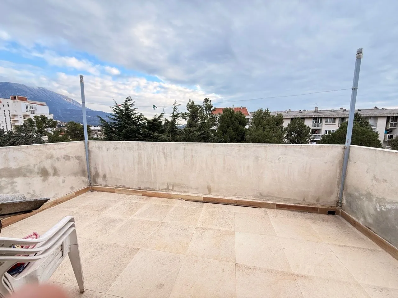 Prodaja, dvosoban stan, 68m², Makedonsko naselje, Bar
