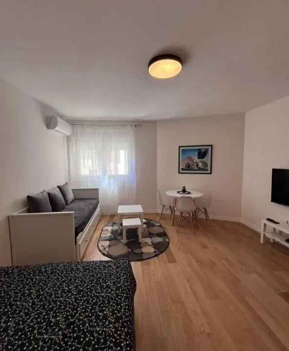 Sale, studio apartment, 34m², Central Point, Podgorica