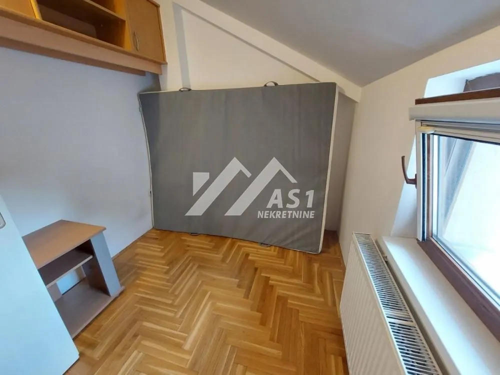 Izdavanje, dvosoban stan, 50m², Rotkvarija, Novi Sad Sve Podlokacije
