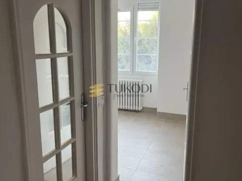Izdavanje, jednosoban stan, 35m², Andrićev Venac, Beograd - image 2