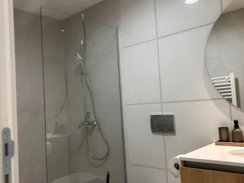 Izdavanje, dvosoban stan, 55m², Savski Venac, Beograd - image 10