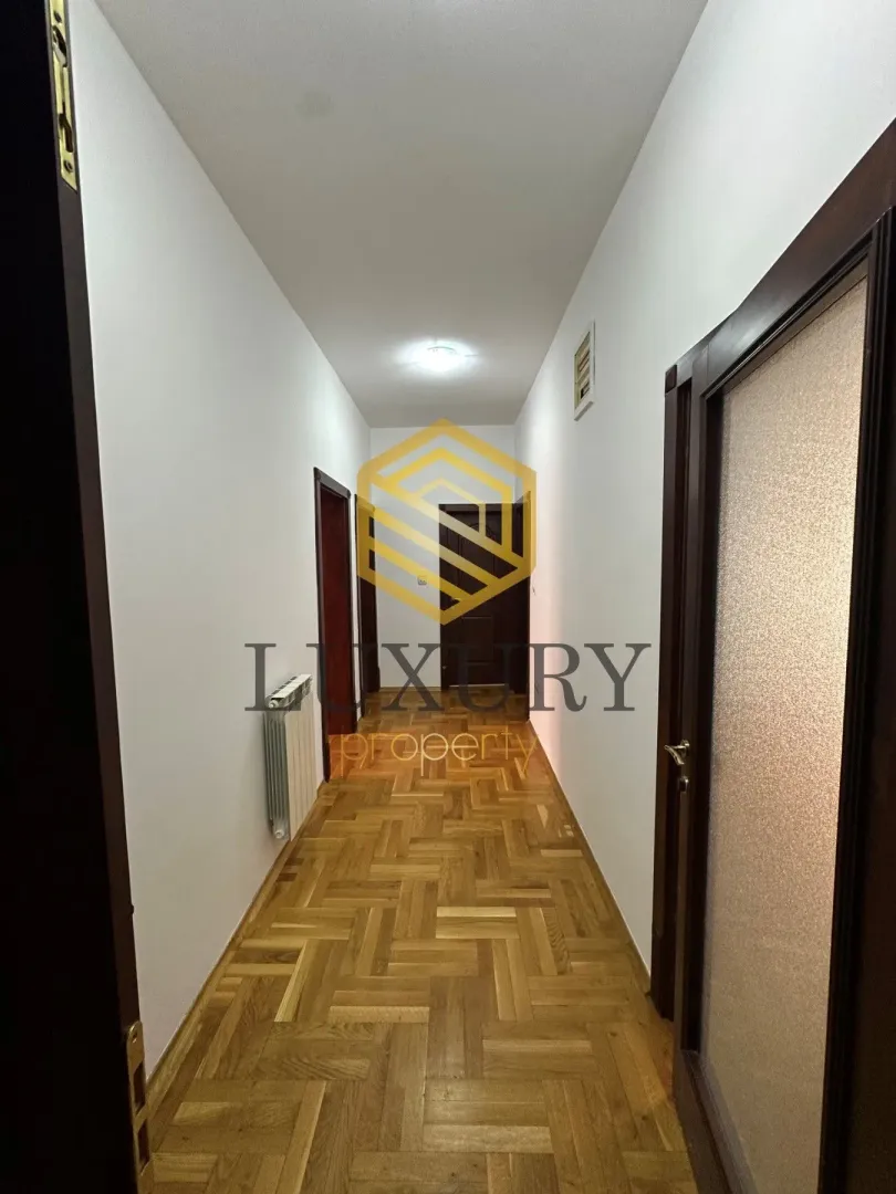 Rent, four bedroom apartment, 150m², Stari Aerodrom, Podgorica
