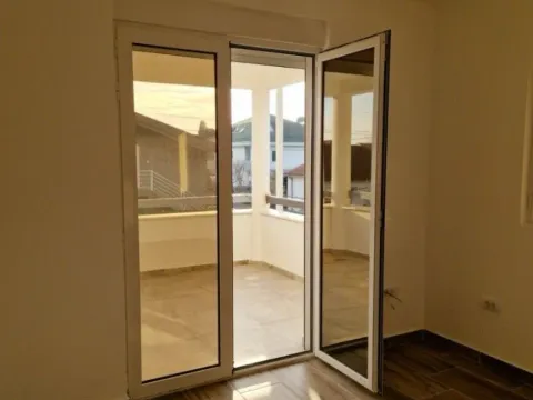 Izdavanje, dvosoban stan, 75m², Murtovina, Podgorica - image 4