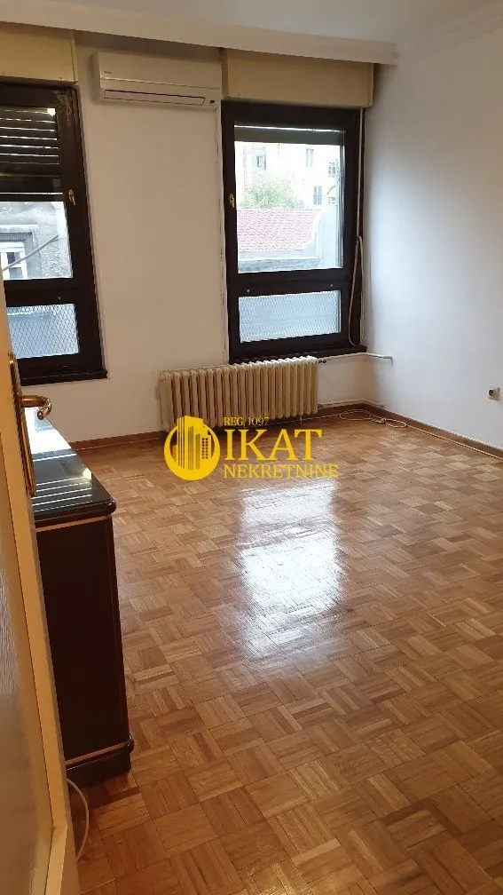 Rent, four bedroom apartment, 115m², Kalenić Pijaca, Vračar Sve Podlokacije