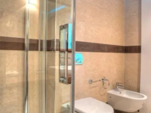 Izdavanje, dvosoban stan, 95m², Centar, Budva - image 9