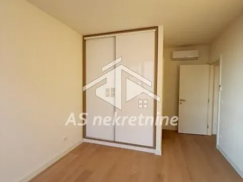 Izdavanje, trosoban stan, 71m², Savski Venac, Beograd - image 9