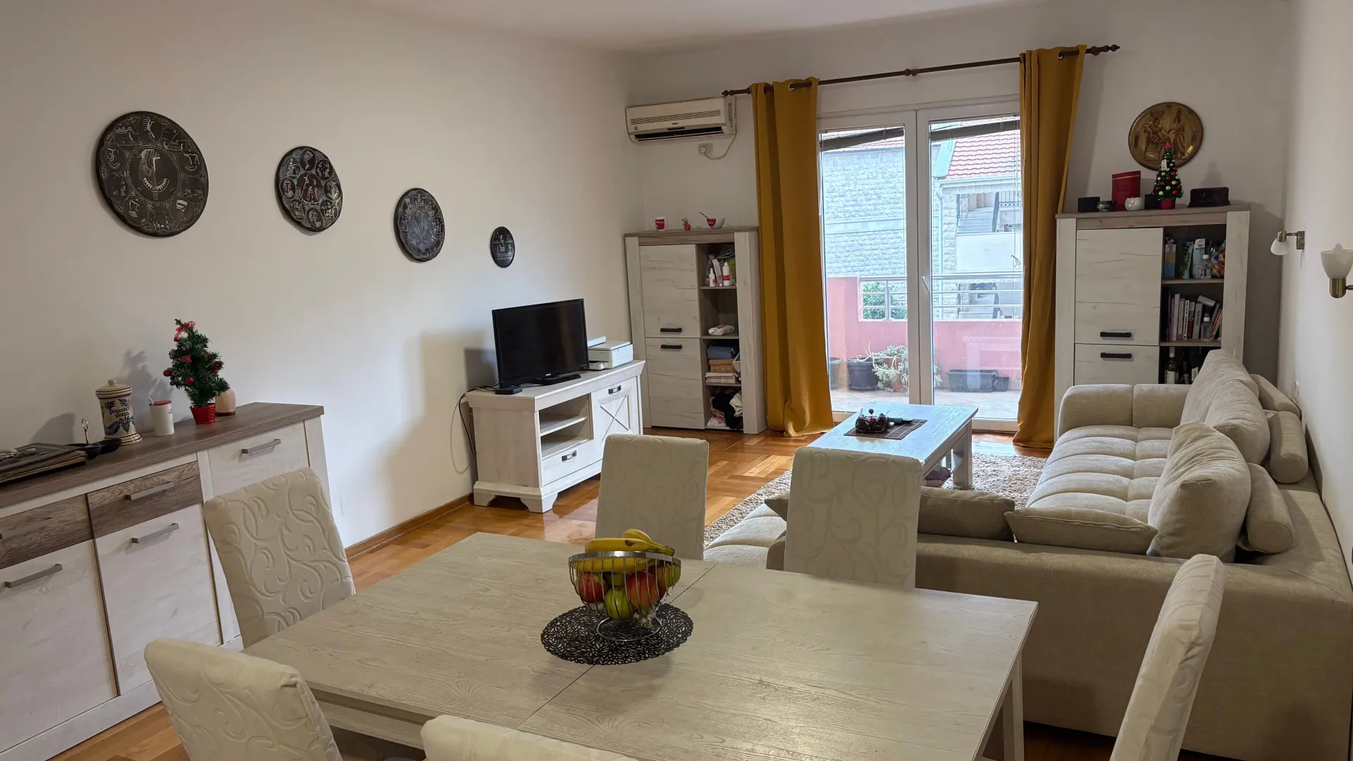Rent, one bedroom apartment, 84m², Bonići, Tivat